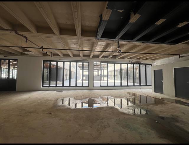 400M² RESTAURANT TO LET IN ROSEBANK